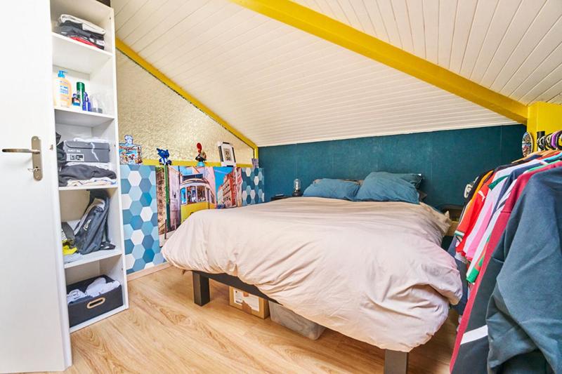 Maison - 137 m² - 7 pièces