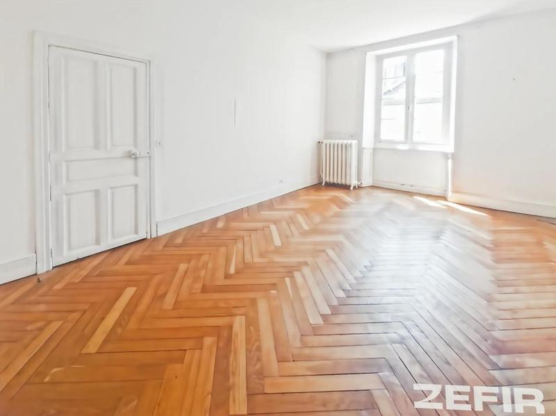 Maison - 320 m² - 10 pièces