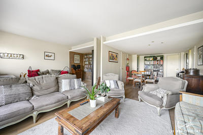 Appartement - 90 m² - 4 pièces