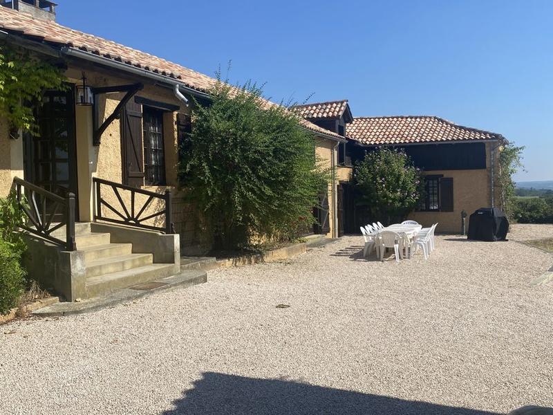 Propriété - 191 m² - 16 pièces