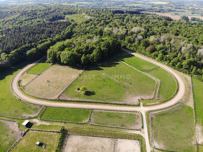 Maison - 310 m² - 7 pièces