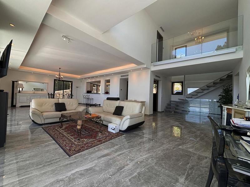 Villa - 370 m² - 7 pièces