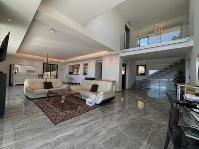 Villa - 370 m² - 7 pièces