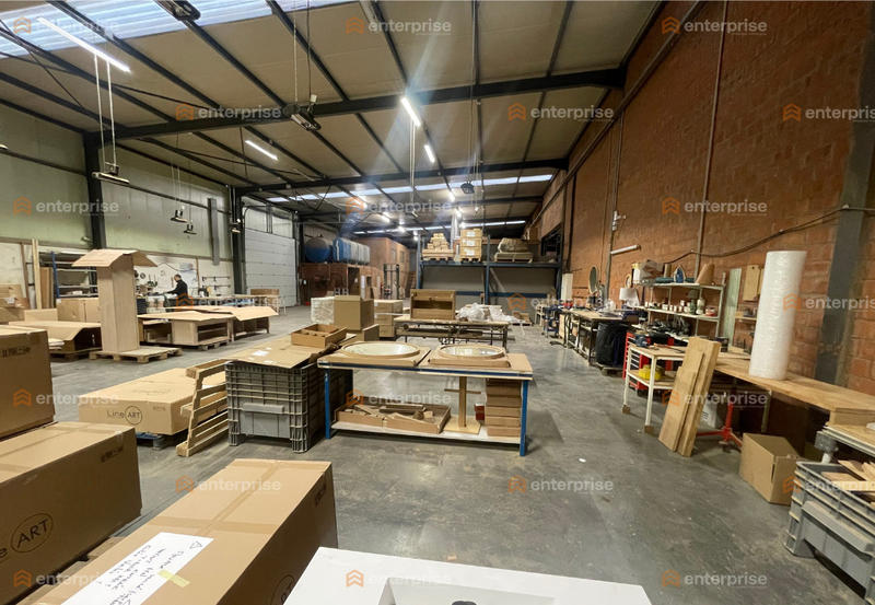 Entrepôt - 3 055 m²