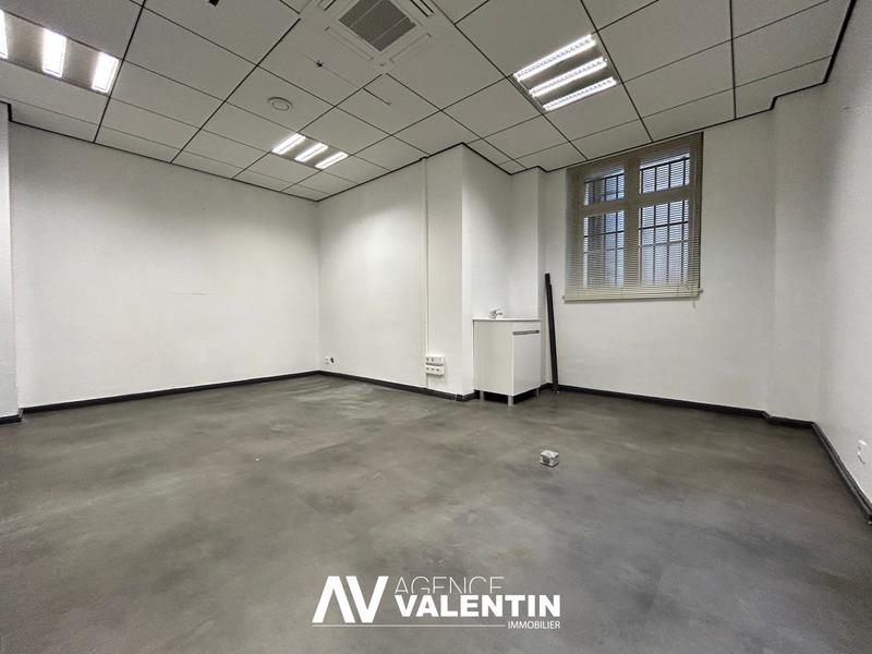 Local d'activités - 104 m²