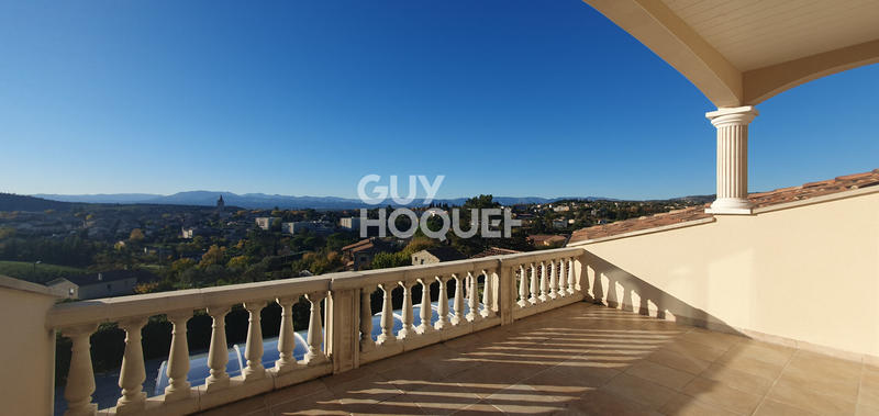 Maison - 220 m² - 7 pièces