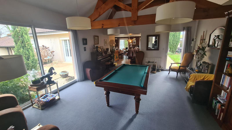 Maison - 202 m² - 7 pièces