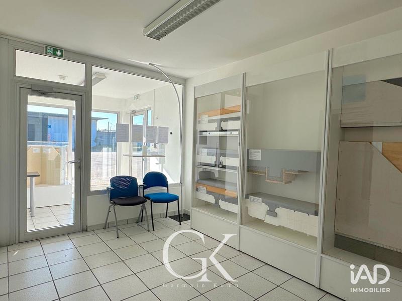 Local commercial - 9 839 m²