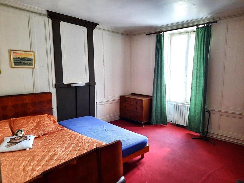 Maison - 199 m² - 8 pièces