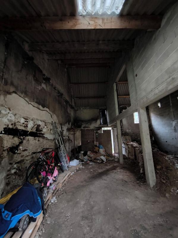 Grange - 597 m² - 1 pièce