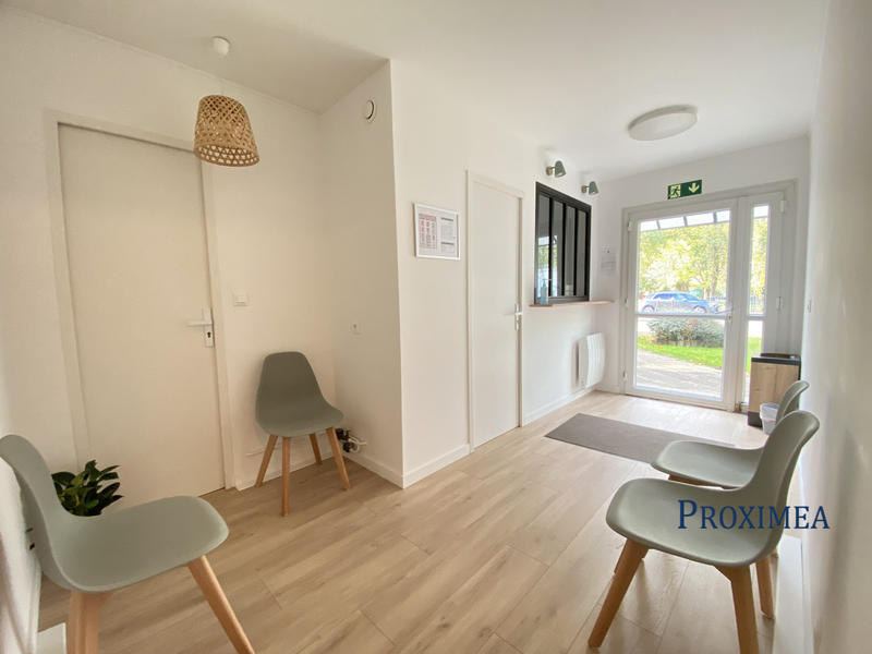 Bureau - 72 m² - 5 pièces