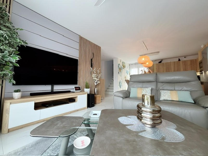 Maison - 95 m² - 4 pièces