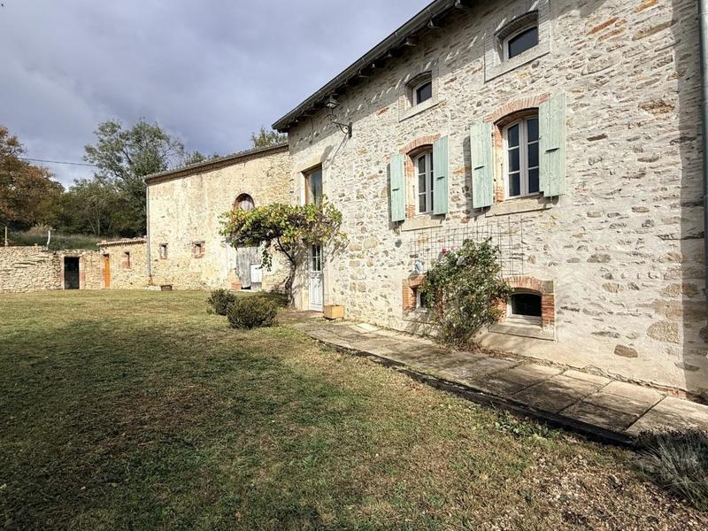 Moulin - 464 m² - 11 pièces