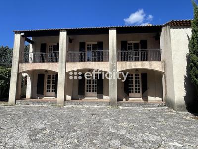 Maison - 258 m² - 9 pièces