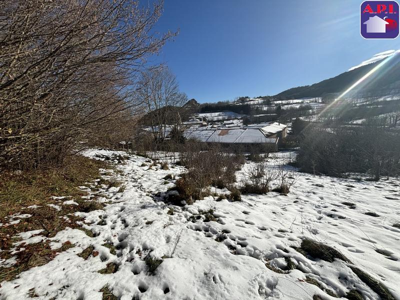 Terrain constructible - 3 120 m²