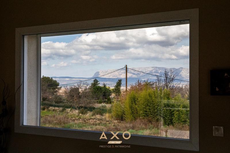 Maison - 220 m² - 8 pièces