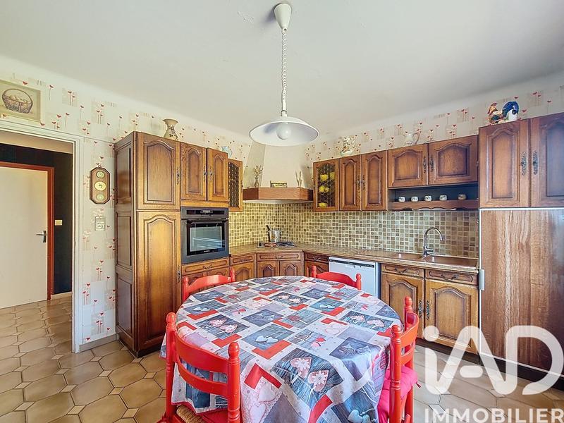 Maison - 223 m² - 11 pièces