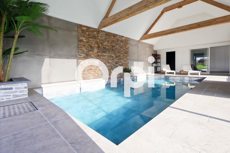 Maison - 230 m² - 6 pièces