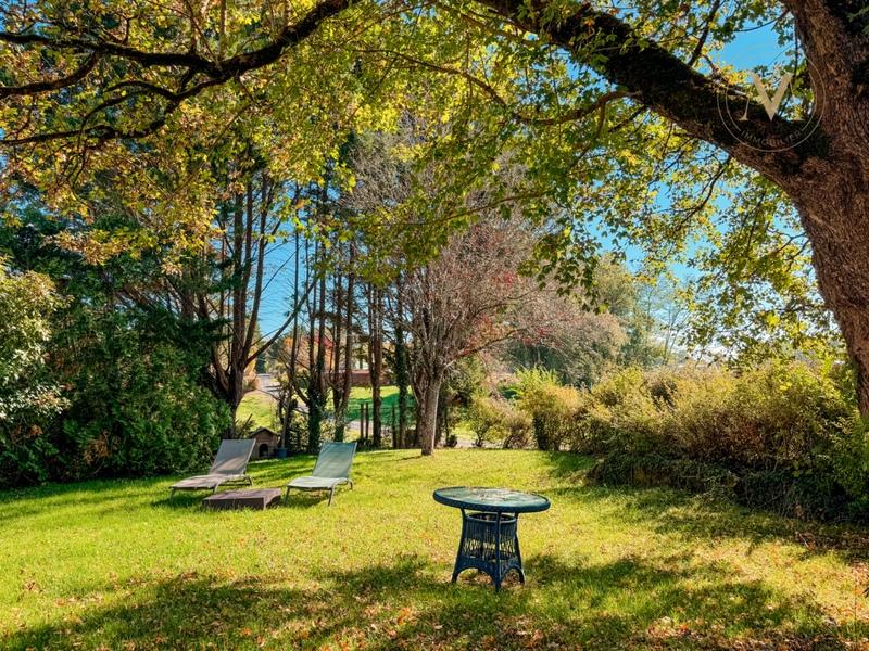 Propriété - 290 m² - 8 pièces