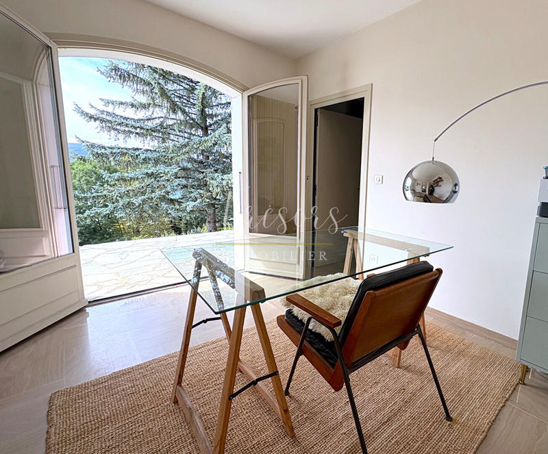 Villa - 345 m² - 8 pièces