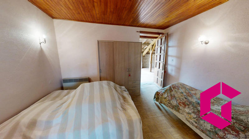 Maison - 180 m² - 7 pièces