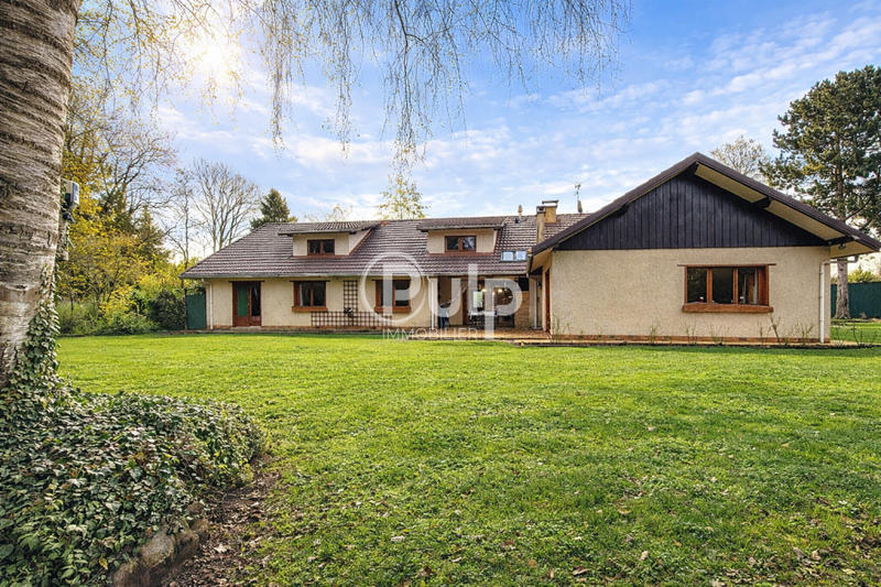 Maison - 248 m² - 13 pièces