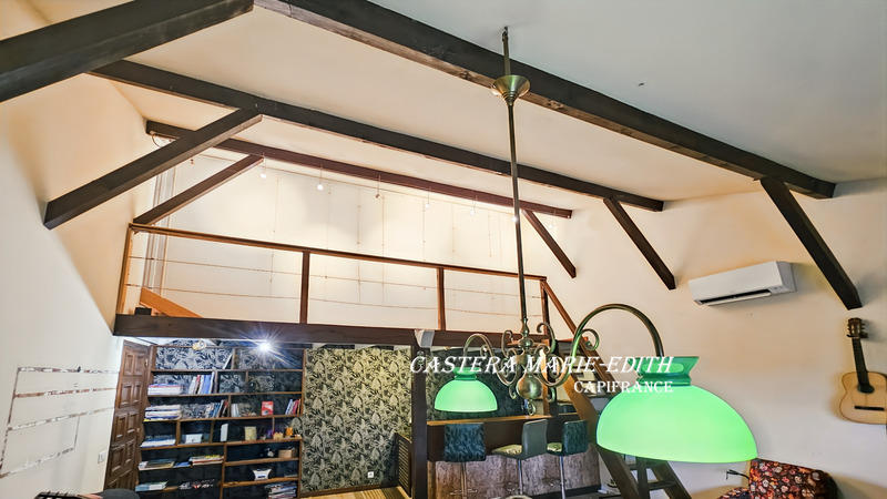 Maison - 280 m² - 9 pièces