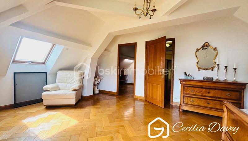 Villa - 210 m² - 7 pièces