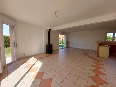 Maison traditionnelle - 92 m² - 4 pièces