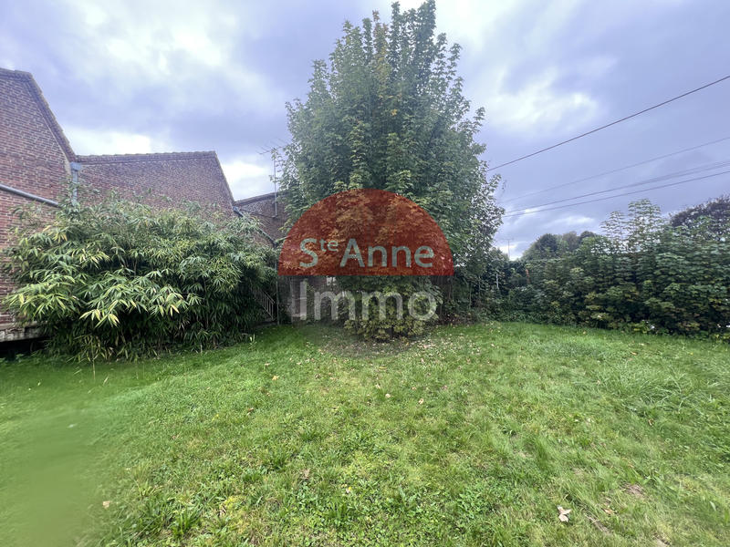 Maison - 950 m² - 2 pièces