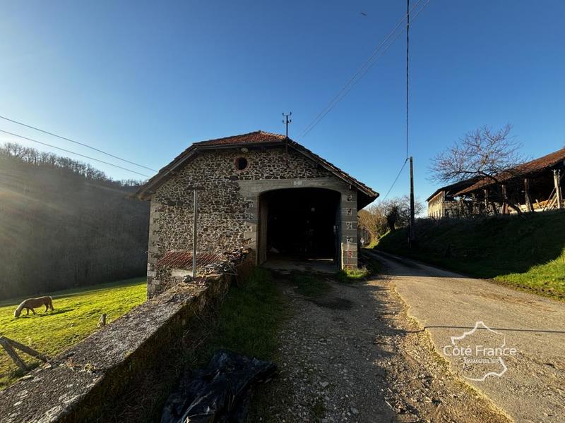 Corps de ferme - 220 m² - 11 pièces