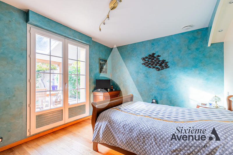 Maison - 189 m² - 8 pièces