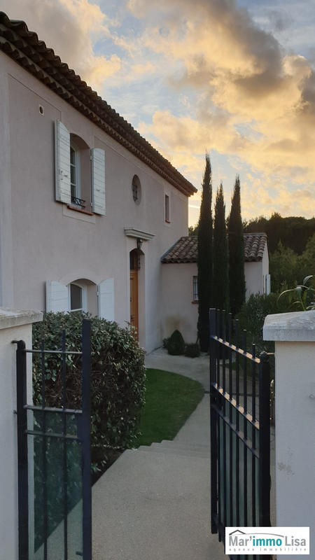 Maison traditionnelle - 146 m² - 5 pièces