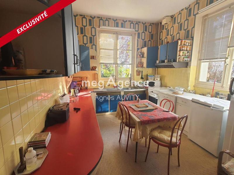 Maison - 300 m² - 10 pièces