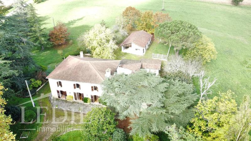 Propriété - 280 m² - 6 pièces