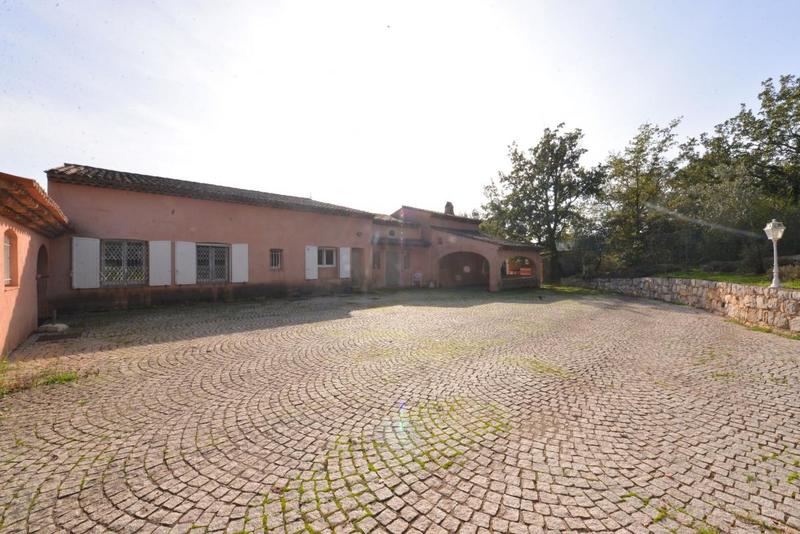 Maison - 284 m² - 7 pièces