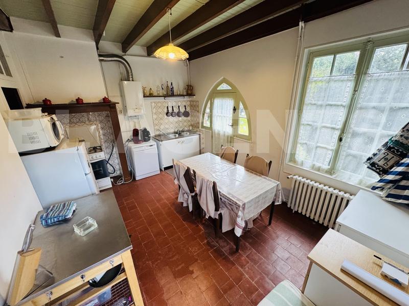 Maison - 200 m² - 7 pièces