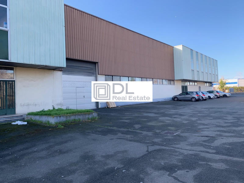 Entrepôt - 5 857 m²