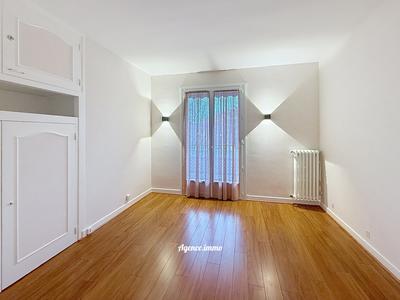 Appartement - 98 m² - 4 pièces