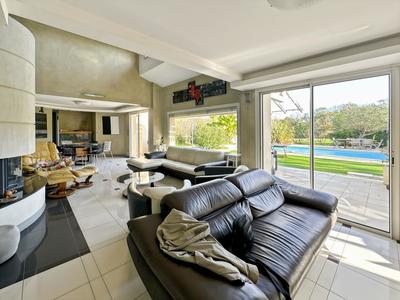 Maison - 175 m² - 5 pièces