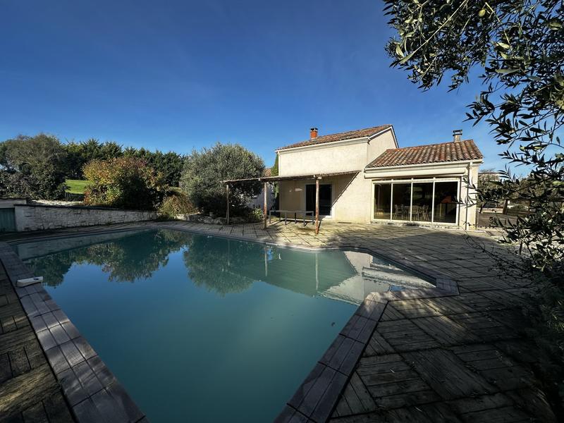 Maison traditionnelle - 183 m² - 6 pièces