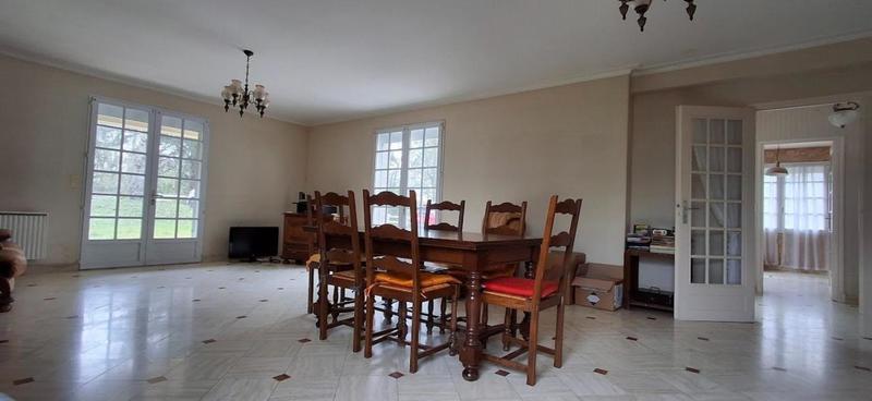 Maison traditionnelle - 188 m² - 6 pièces