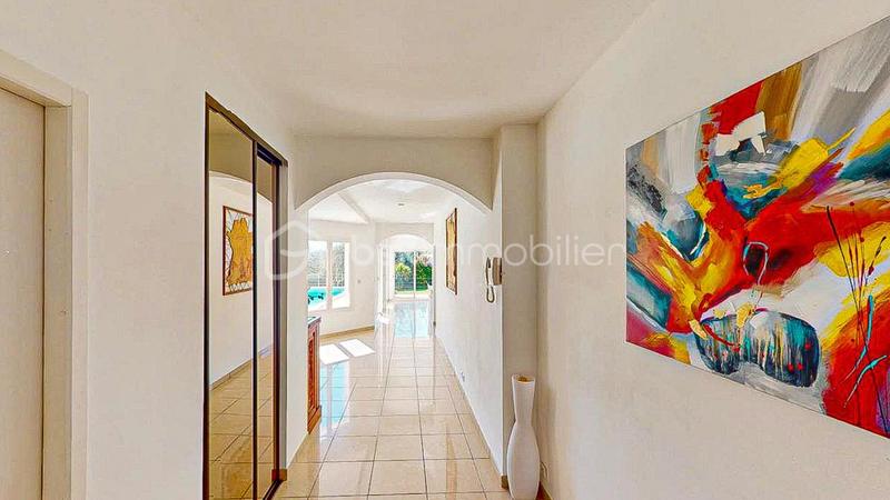 Propriété - 375 m² - 11 pièces