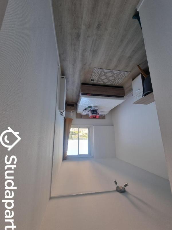 Chambre - 9 m² - 1 pièce