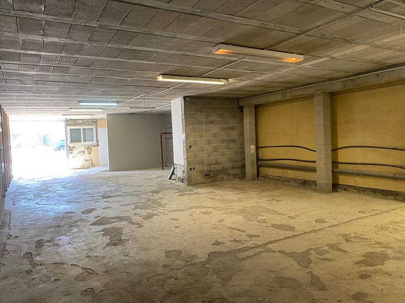 Local d'activité / Entrepôt - 140 m²