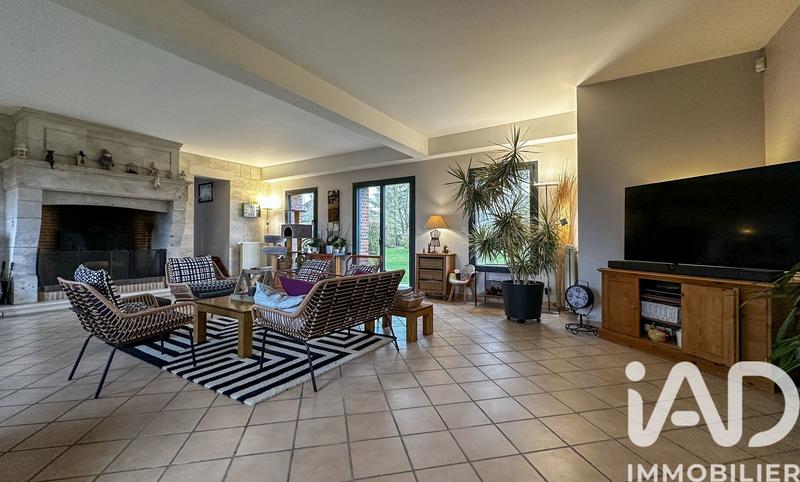 Maison - 370 m² - 10 pièces