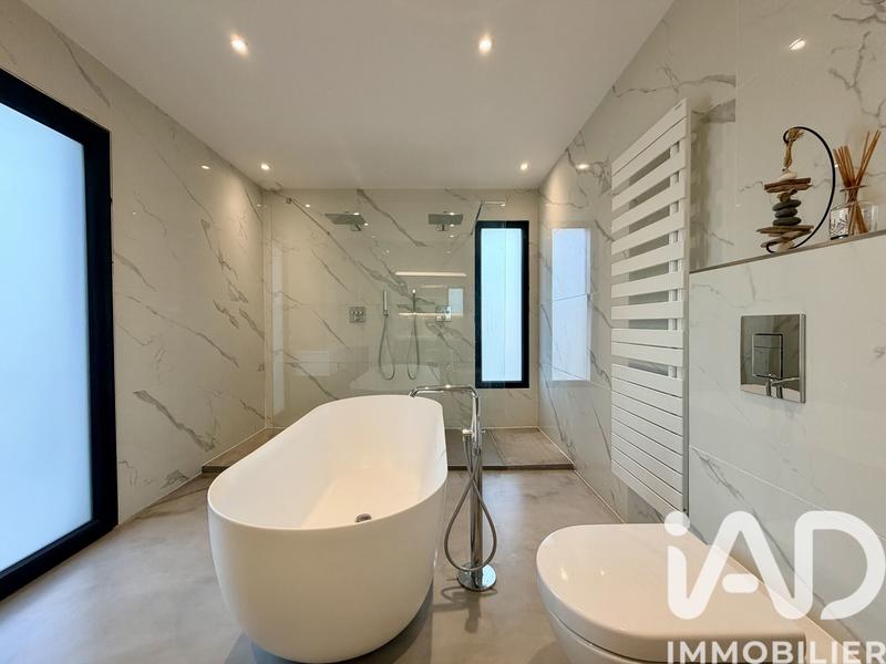 Maison - 177 m² - 6 pièces