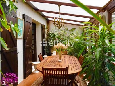 Maison - 152 m² - 7 pièces