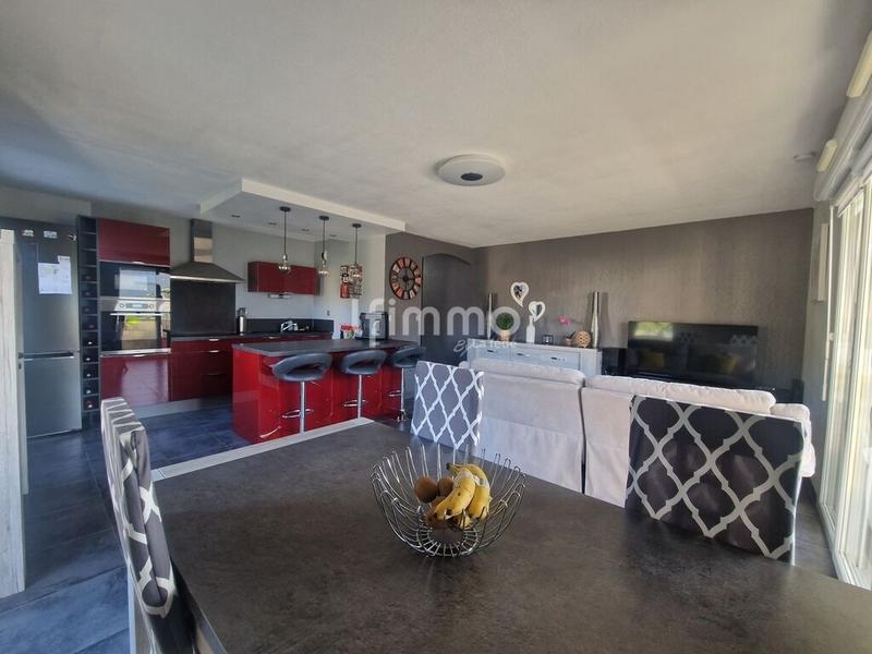 Appartement - 85 m² - 4 pièces