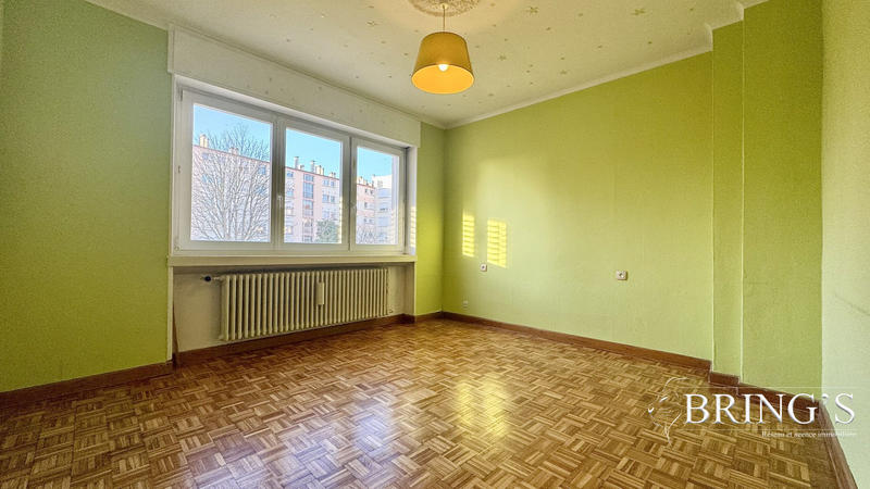 Maison - 187 m² - 8 pièces